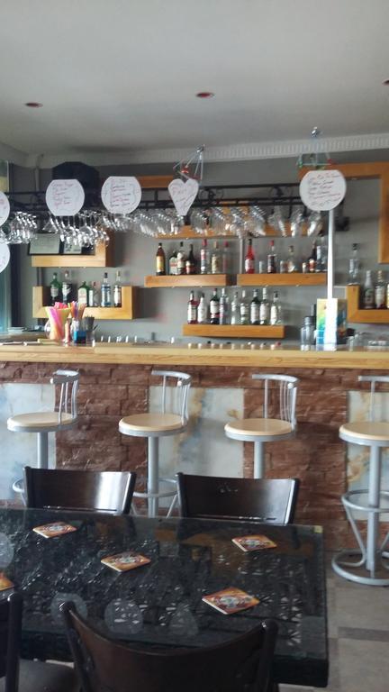 מרמריס George & Dragon Beach Hotel מראה חיצוני תמונה