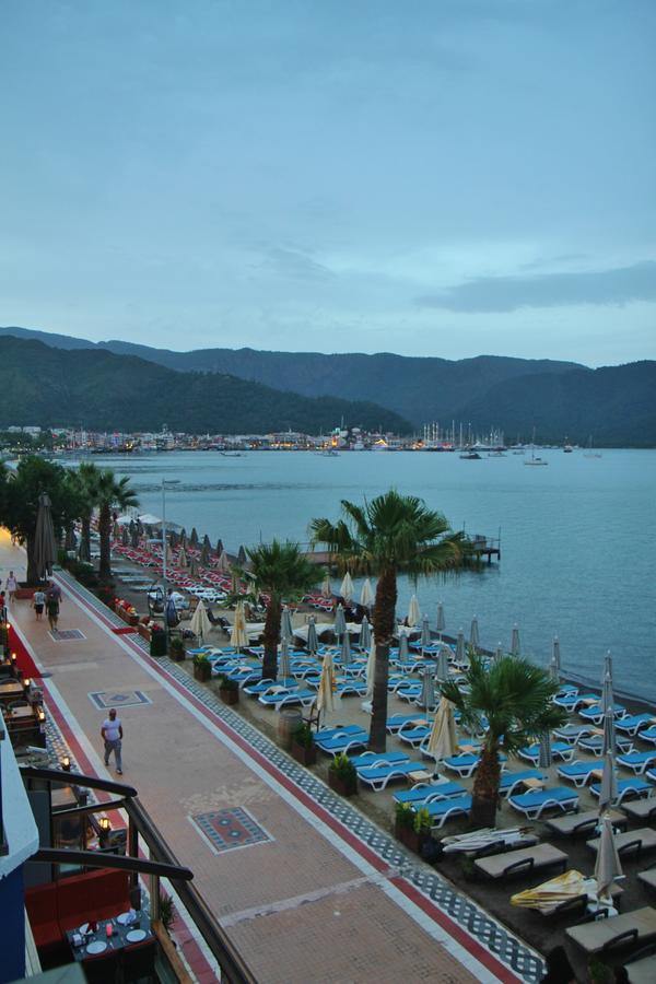 מרמריס George & Dragon Beach Hotel מראה חיצוני תמונה
