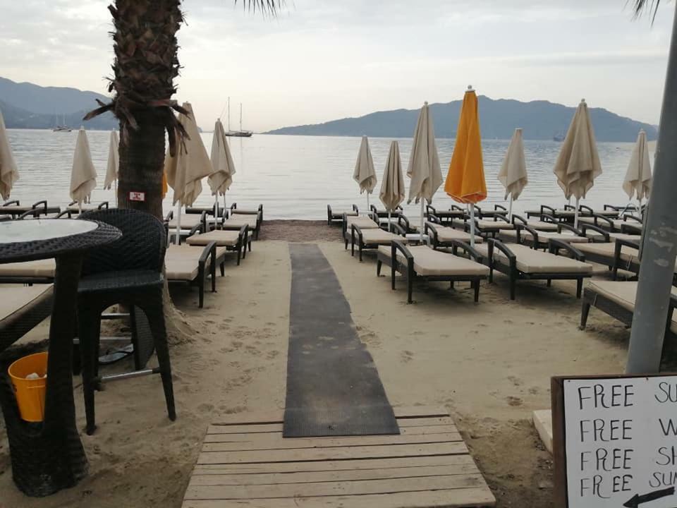 מרמריס George & Dragon Beach Hotel מראה חיצוני תמונה