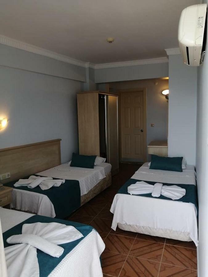 מרמריס George & Dragon Beach Hotel מראה חיצוני תמונה