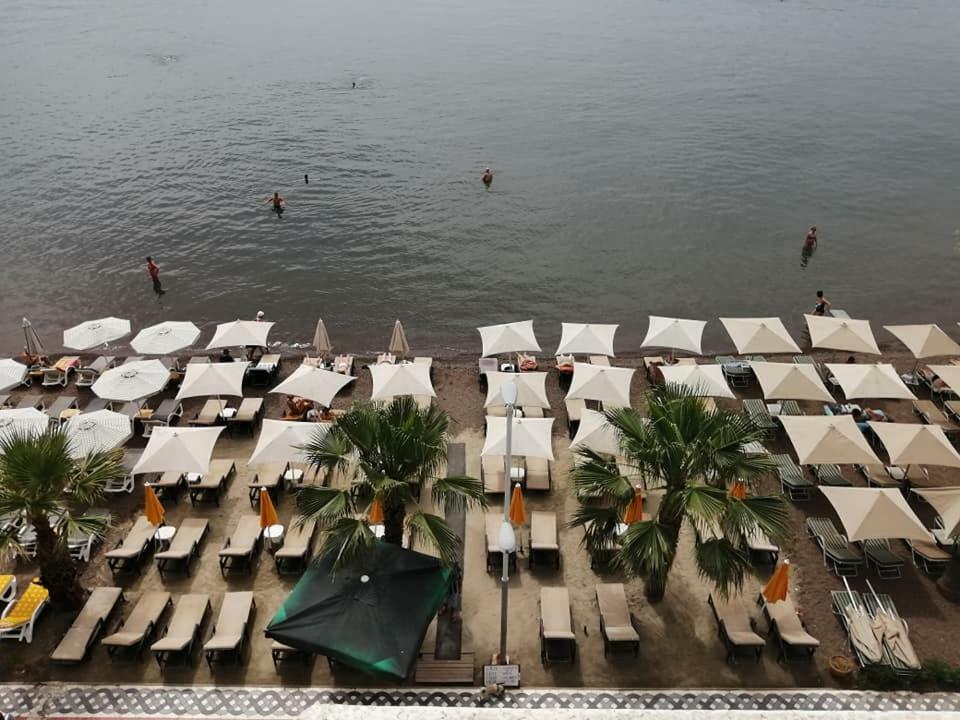 מרמריס George & Dragon Beach Hotel מראה חיצוני תמונה