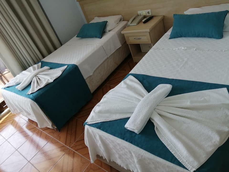 מרמריס George & Dragon Beach Hotel מראה חיצוני תמונה
